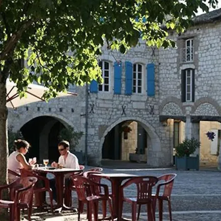 Vakantiehuis Peaceful With Stunning Pool Near Market Town *