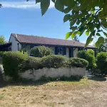 Peaceful With Stunning Pool Near Market Town Casa vacanze Montaigu-de-Quercy