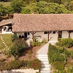 Peaceful With Stunning Pool Near Market Town * Montaigu-de-Quercy