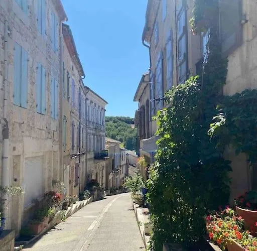 Dom wakacyjny Peaceful With Stunning Pool Near Market Town