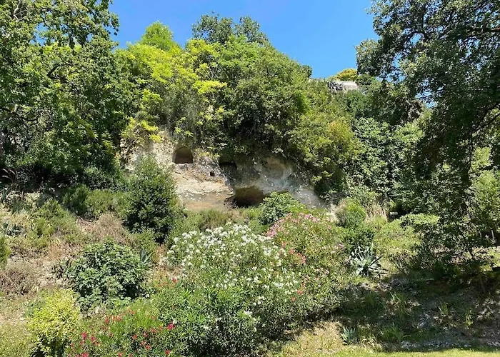 Dom wakacyjny Peaceful With Stunning Pool Near Market Town Montaigu-de-Quercy